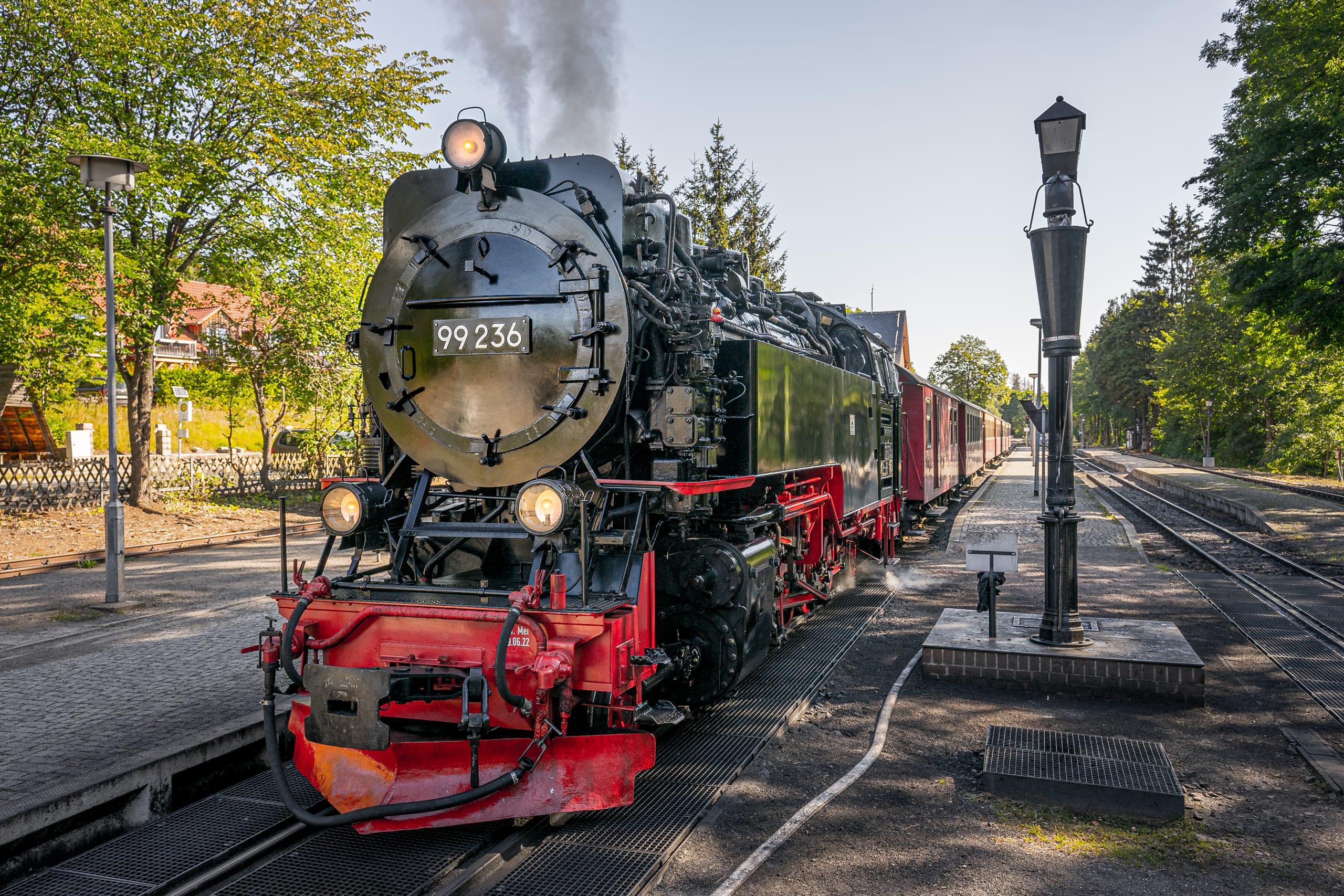 Harzer Schmalspurbahn am Bahnhof in Elend