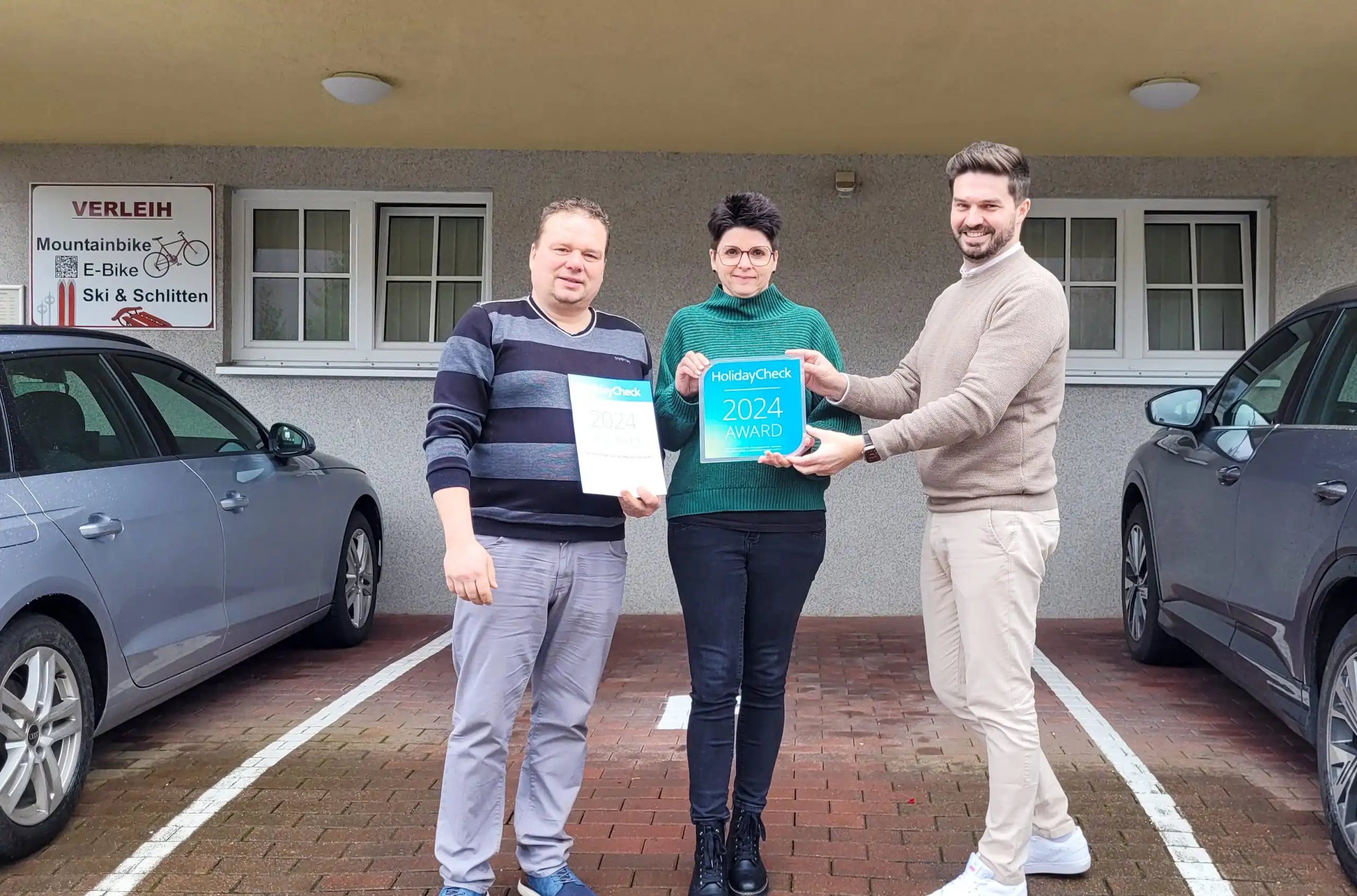 Overrækkelse af HolidayCheck Award 2024 i Schierke.