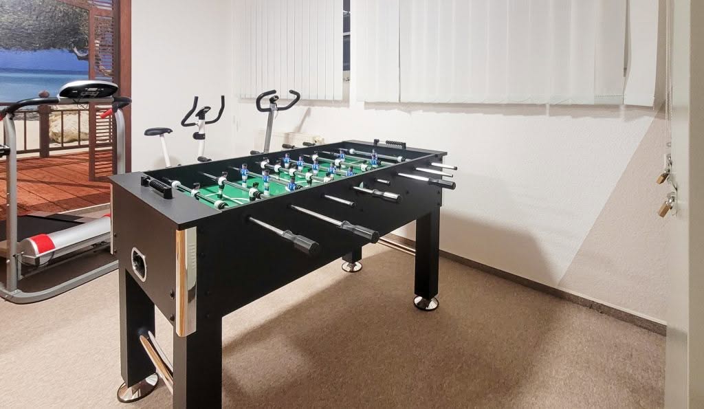 Tischkicker im Spielzimmer.
